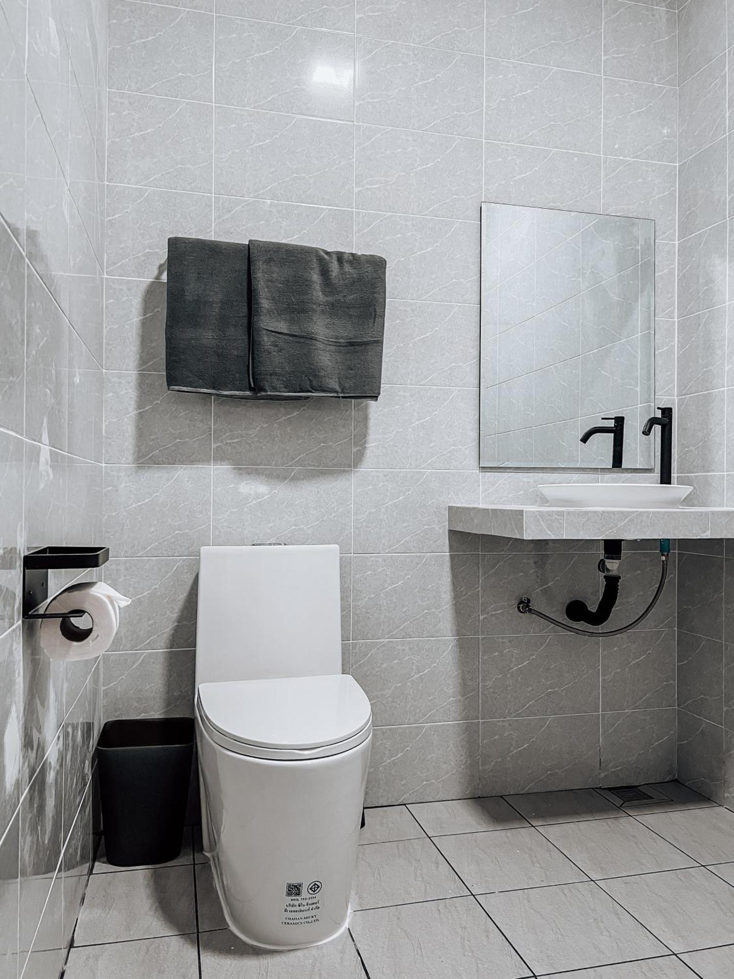 L.C. Apartments หน้าทอนเบย์ ภายนอก รูปภาพ